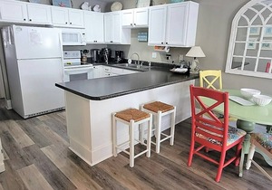 Cape Escape I End Unit only 150 Steps to beach, near pools, many extras