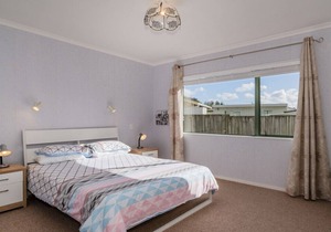 Captain's Cabin - Cooks Beach Holiday Home