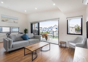 Captains Cove Resort - Absolute Waterfront Apartments
