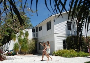 Captiva Vacation Home: comfort, private pool, dock, 300 steps to private beach