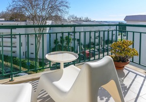 CARCAVELOS BEACH. A wonderful 2 bedroom apartment
