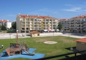 Carcavelos Ocean Breeze, near the Nova University and the beach