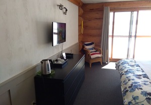 Cariboo Log Guest House