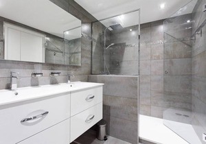 Carlton area: New 2 beds / 2 baths