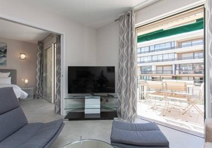 Carlton area: New 2 beds / 2 baths