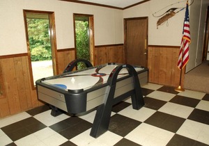 Carolina Landing Camping Resort Cabin 9