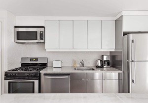 Carroll Gardens, Brownstone 2 Bedroom with garden, one block to F/G station