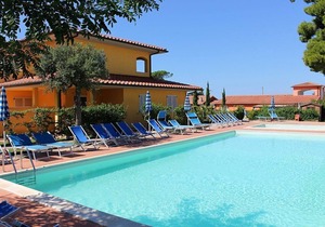 Casa Aliade A, fully refundable with voucher*: A welcoming apartment that is part of a villa surrounded by the greenery.