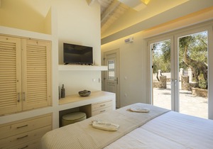 Casa Alta Mare luxury Seaside Villa with Private Heated Pool in Corfu