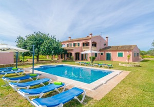 Casa Campillos - Five Bedroom Villa, Sleeps 10