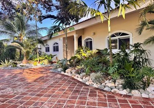 CASA COCO-BRISA Premium 6 Master @ Casa Linda
