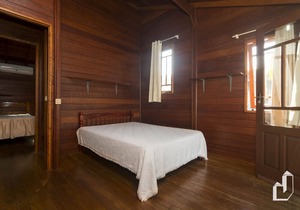 Casa com 03 Dormitórios