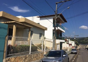 Casa com Localização Privilegiada em Capitólio