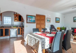 Casa de Vacaciones con Piscina, Jardín, A.A, Barbacoa, Wifi y Parking, Cerca de la Playa - ES-89-78