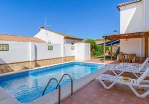 Casa El Torero El Bosque by Ruralidays