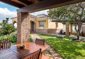 Casa Familiar La Lobita 1