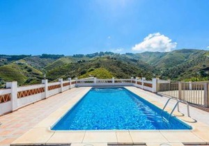 Casa Herrero El Borge by Ruralidays