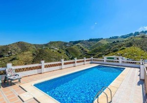 Casa Herrero El Borge by Ruralidays