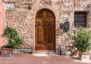 Casa in Torre Medioevale con Vista a Certaldo