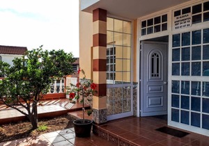 Casa Junonia Apartments, with terrace, Bajo B