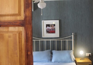 Casa La Nuez B & B, spacious bathrooms, free WiFi, terrace, swimming pool, garden