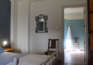 Casa La Nuez B & B, spacious bathrooms, free WiFi, terrace, swimming pool, garden