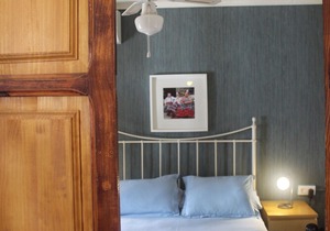 Casa La Nuez B & B, spacious bathrooms, free WiFi, terrace, swimming pool, garden