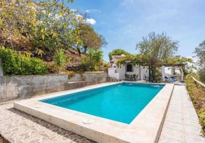Casa Lola Sayalonga by Ruralidays
