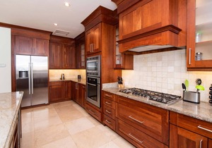 Casa Luna 4: Gated Luxury Resort Near Seven Mile Beach w/Barefoot Beach, Pool & Heated Spa