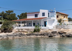 CASA MARATHI Beach House Unit 1