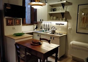 CASA MESSI IN VICOLO DELLA RIVOLTA 25 APT.5