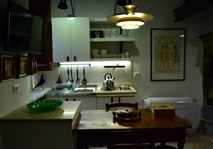 CASA MESSI IN VICOLO DELLA RIVOLTA 25 APT.5