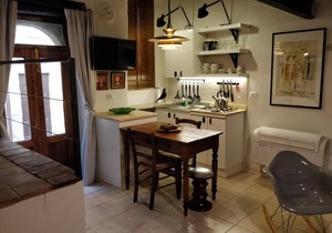 CASA MESSI IN VICOLO DELLA RIVOLTA 25 APT.5