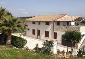Casa Nettuno in Villa Marisa