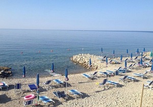 Casa Panna A, fully refundable with voucher*: A cheerful apartment that is part of a small villa located right on the beach, with Free WI-FI.
