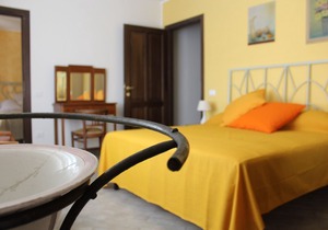 Casa Panorama in a villa with swimming pool between Rome, the Terme dei Papi and Umbria