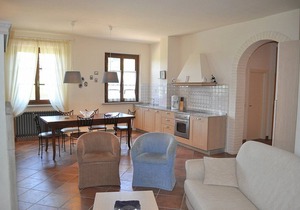 Casa Raissa A: A characteristic and welcoming apartment that is part of a villa immersed in a splendid landscape, in a lovely little hamlet, with Free WI-FI.