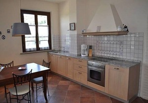Casa Raissa A: A characteristic and welcoming apartment that is part of a villa immersed in a splendid landscape, in a lovely little hamlet, with Free WI-FI.
