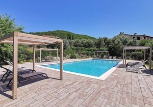 Casa Raissa B: A characteristic and welcoming apartment that is part of a villa immersed in a splendid landscape, in a lovely little hamlet, with Free WI-FI.