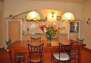 Casa Raissa D: A characteristic and welcoming apartment that is part of a villa immersed in a splendid landscape, in a lovely little hamlet, with Free WI-FI.