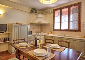 Casa Rossa 5 - Apartment with swimming pool