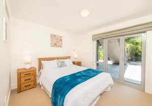 Castor bay holiday house