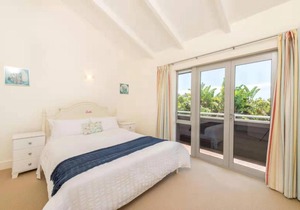 Castor bay holiday house