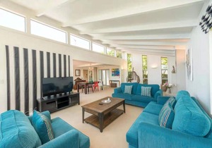 Castor bay holiday house