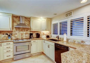 CBC2 16F Large Private Balcony Overlooking Beach and Gulf On Beautiful Sand Key