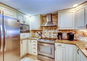 CBC2 16F Large Private Balcony Overlooking Beach and Gulf On Beautiful Sand Key