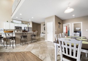 Cedar Heights - Spacious 5 Bdrm Lakeview Condo