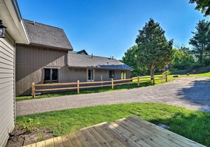 Cedar Home w/ Deck + Grill - Mins. to Lakes!