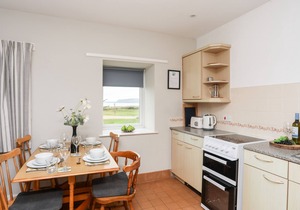 CEIRIAD - 9 TY'N DON, pet friendly, with a garden in Abersoch