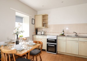 CEIRIAD - 9 TY'N DON, pet friendly, with a garden in Abersoch